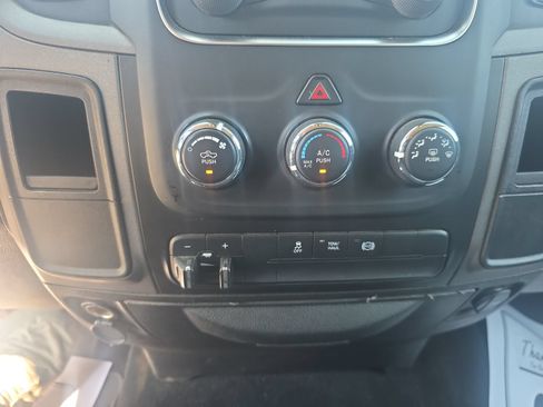 Used 2018 RAM 3500 Tradesman w/ Chrome Appearance Group RWD image 18
