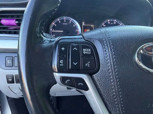 Used 2017 Toyota Highlander LE image 31