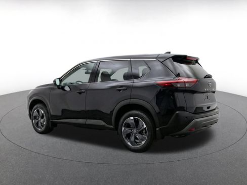 Used 2025 Nissan Rogue SV AWD/4WD image 7