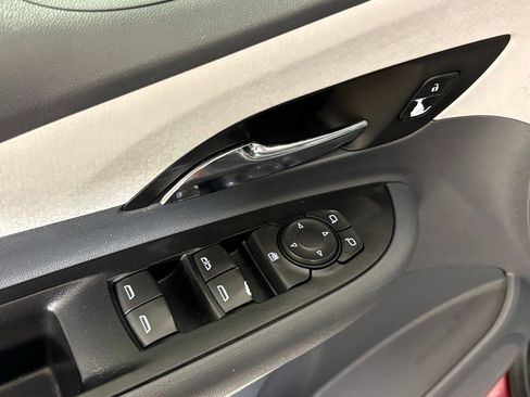 Used 2021 Chevrolet Bolt LT image 18