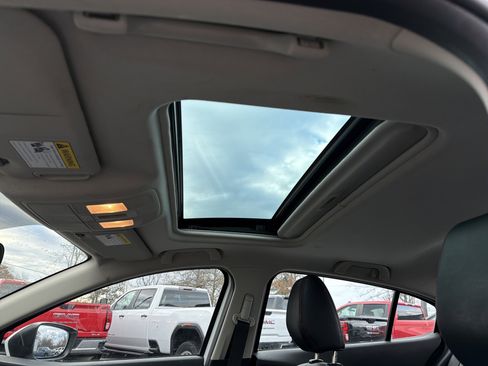 Used 2015 MAZDA MAZDA3 i Grand Touring image 25