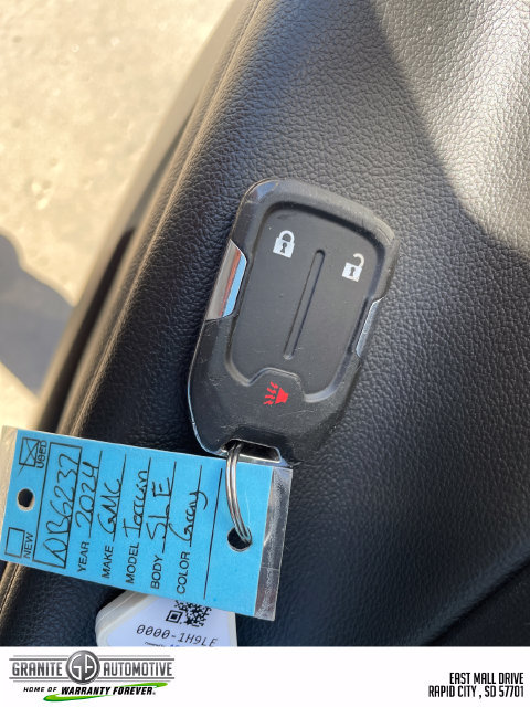Used 2024 GMC Terrain SLE AWD/4WD image 4