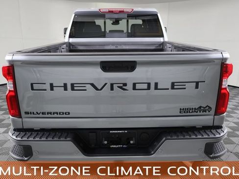 Used 2024 Chevrolet Silverado 2500 High Country w/ Technology Package AWD/4WD image 8