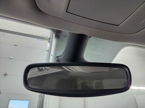 Used 2024 Chrysler Pacifica Touring-L image 56