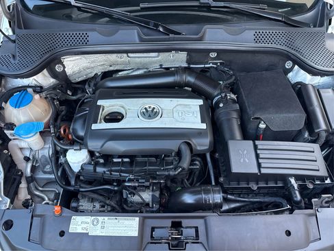 Used 2012 Volkswagen Beetle 2.0T image 11