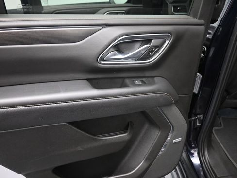 Used 2021 GMC Yukon AT4 w/ Rear Media and Nav Package AWD/4WD image 12