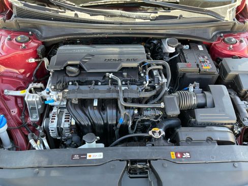 Used 2025 Hyundai Elantra Sport FWD image 21