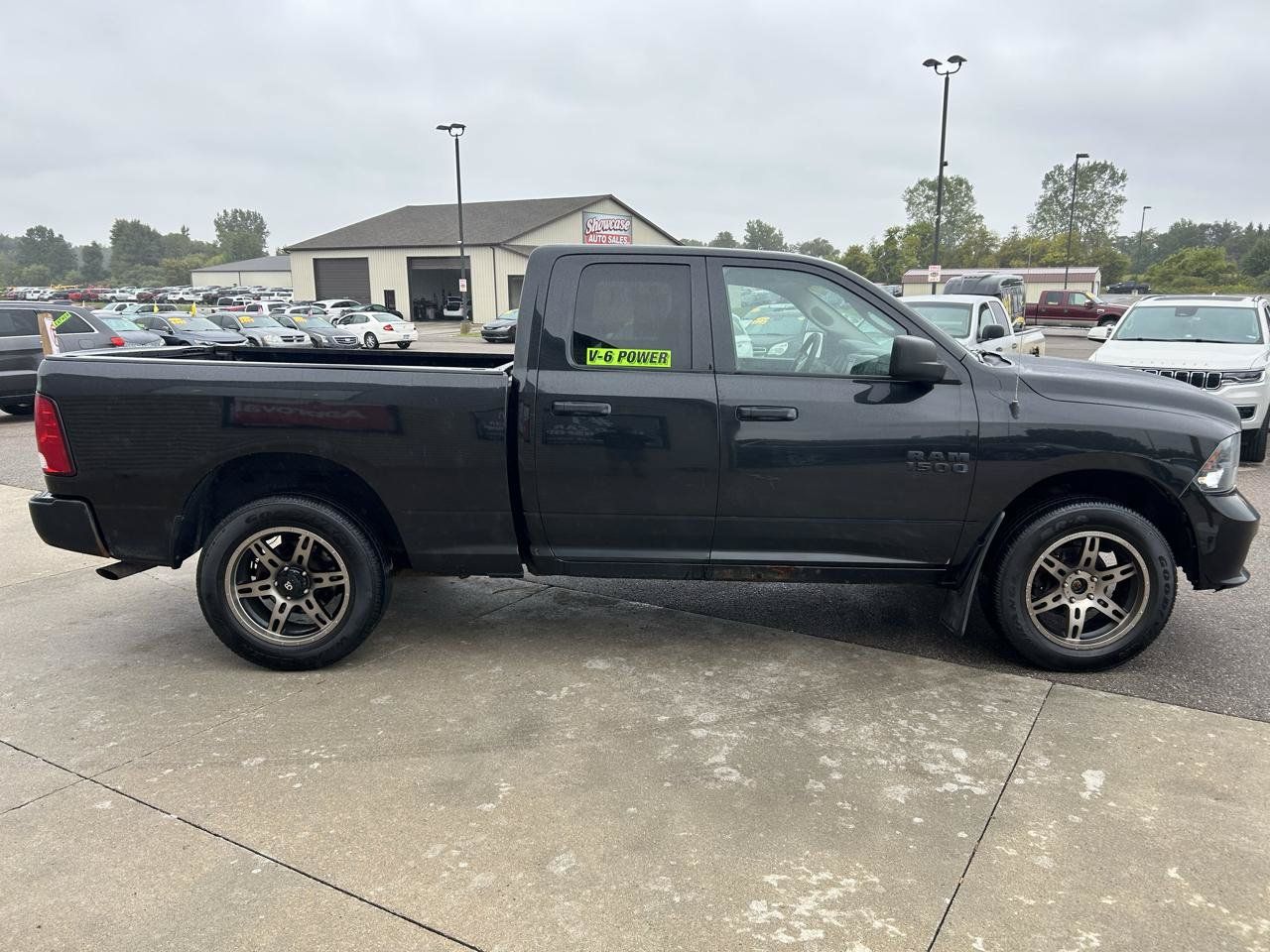Used 2018 RAM 1500 Express w/ Express Value Package AWD/4WD image 4