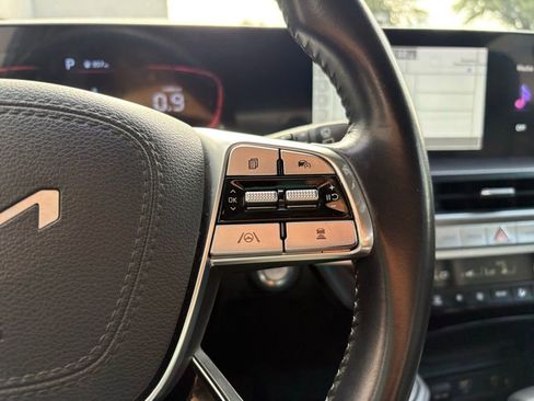 Used 2023 Kia Telluride S image 18