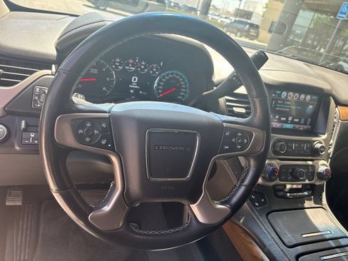 Used 2019 GMC Yukon Denali w/ Denali Ultimate Package AWD/4WD image 11