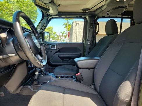 Used 2022 Jeep Wrangler Unlimited Sport AWD/4WD image 16