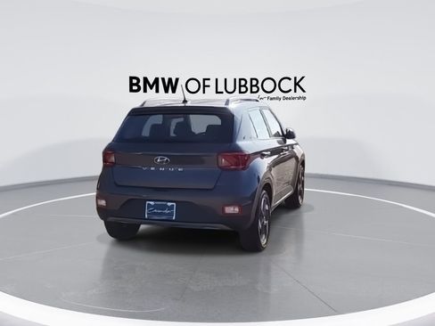 Used 2025 Hyundai Venue SEL FWD image 8