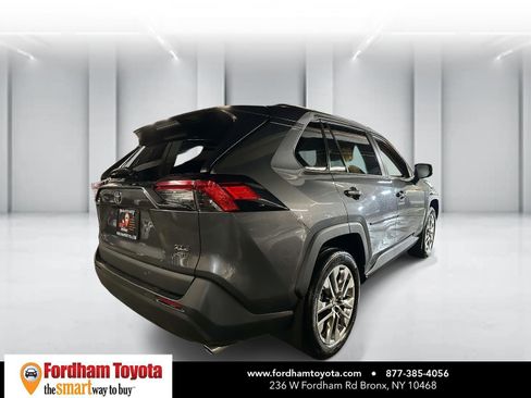Certified 2021 Toyota RAV4 XLE Premium image 4