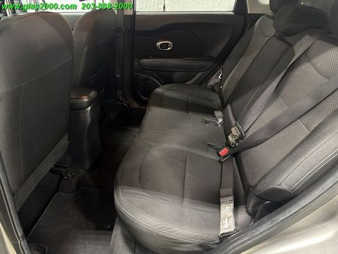 Used 2019 Kia Soul + image 9