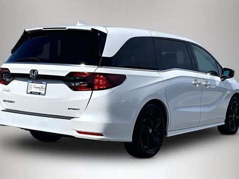 Used 2024 Honda Odyssey Sport image 5