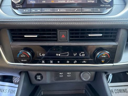 Used 2024 Nissan Rogue SV FWD image 23