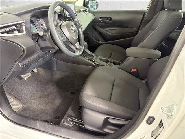 Used 2025 Toyota Corolla LE w/ Convenience Package FWD image 9