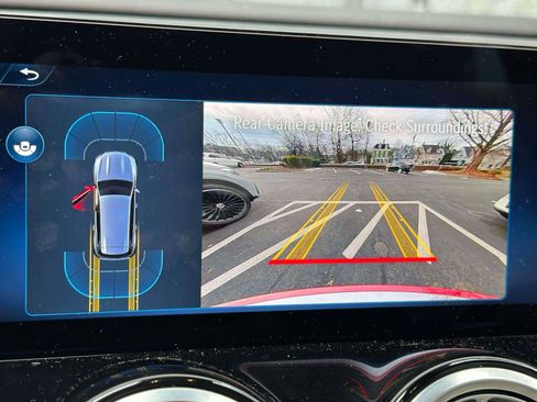 Used 2025 Mercedes-Benz GLB 250 4MATIC image 26