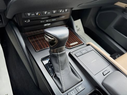 Used 2019 Lexus ES 300h FWD image 8