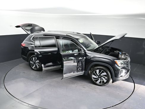 Used 2025 Volkswagen Atlas SEL AWD/4WD image 47