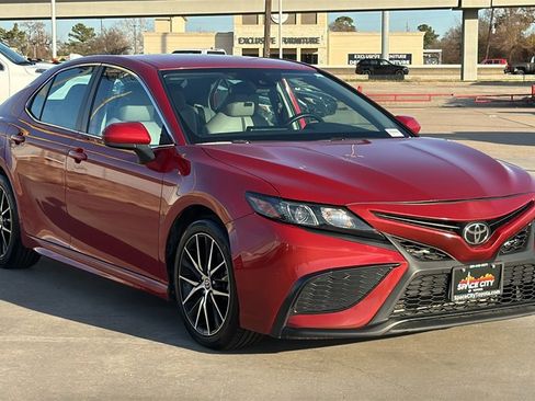 Used 2021 Toyota Camry SE image 7