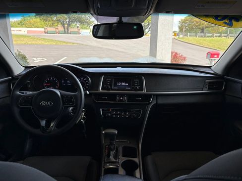 Used 2017 Kia Optima LX image 9