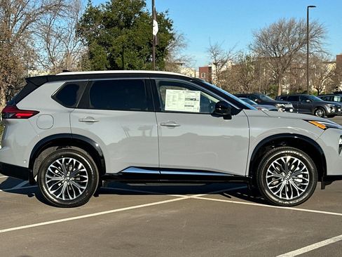 New 2026 Nissan Rogue Platinum w/ Tech Package AWD/4WD image 3