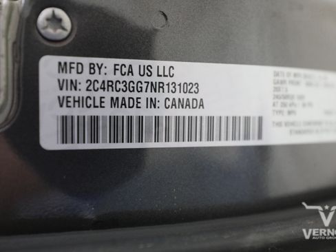 Used 2022 Chrysler Pacifica Limited w/ Uconnect Theater Family Group AWD/4WD image 14