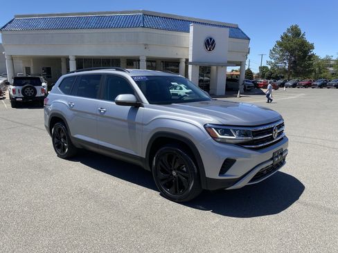 Certified 2023 Volkswagen Atlas SE w/ Black Wheel Package AWD/4WD image 2
