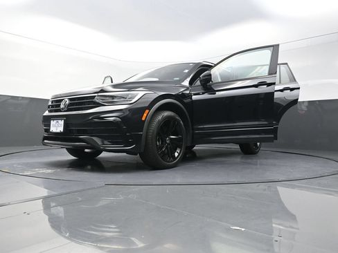 Used 2024 Volkswagen Tiguan SE R-Line AWD/4WD image 31