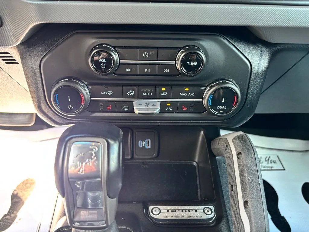 Used 2022 Ford Bronco Big Bend w/ Sasquatch Package AWD/4WD image 18