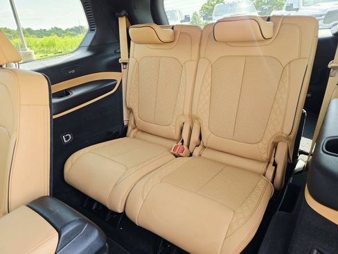 Used 2025 Jeep Grand Cherokee L Summit AWD/4WD image 15