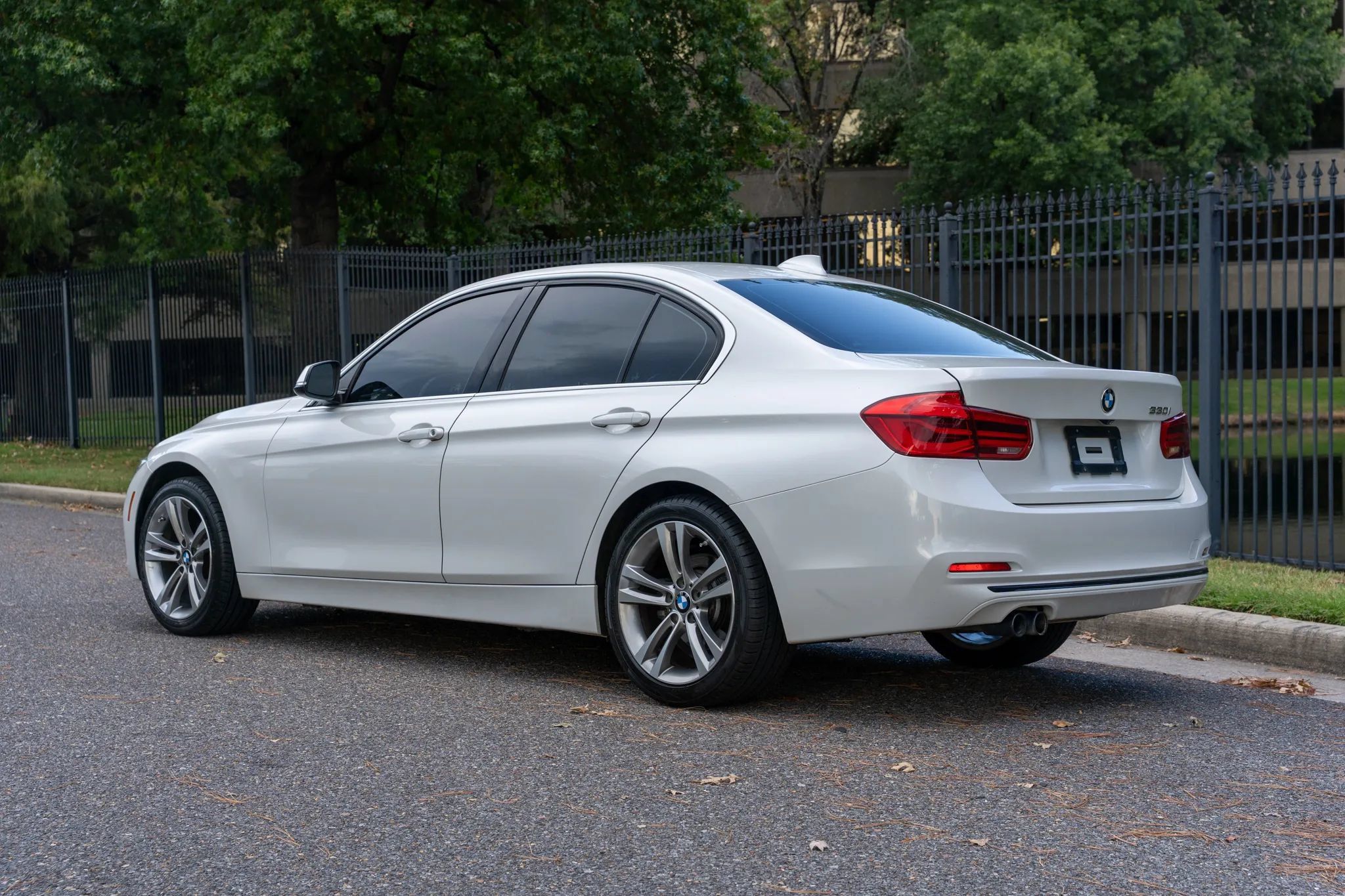 Used 2018 BMW 330i Sedan RWD image 8