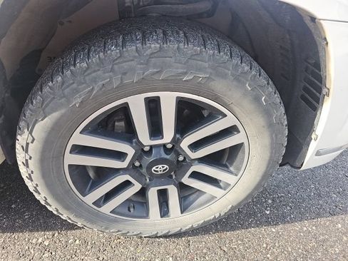 Used 2022 Toyota 4Runner Limited AWD/4WD image 14