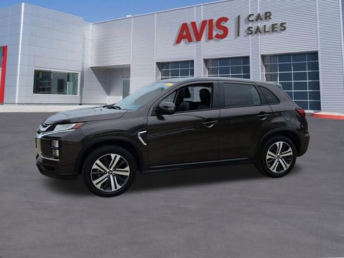 Used 2025 Mitsubishi Outlander Sport SE AWD/4WD image 2