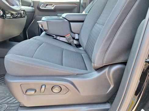 Used 2025 Chevrolet Silverado 1500 LT image 30