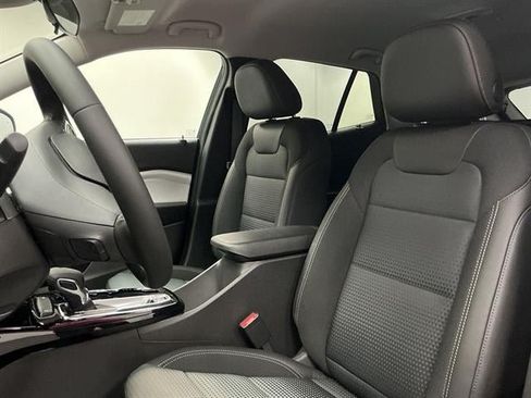 New 2026 Chevrolet Trax LT w/ Driver Confidence Package FWD image 9