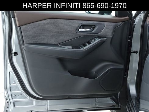 Used 2023 Nissan Rogue SV image 19