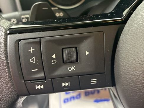 Used 2023 Nissan Rogue SV image 13