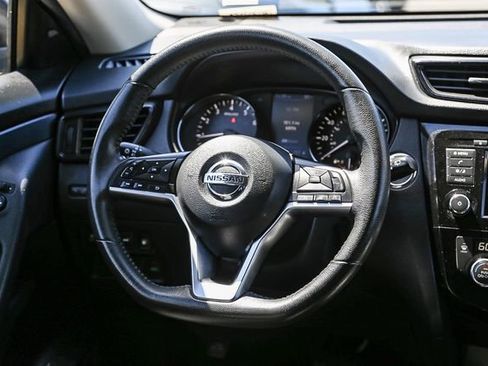 Used 2020 Nissan Rogue FWD image 17
