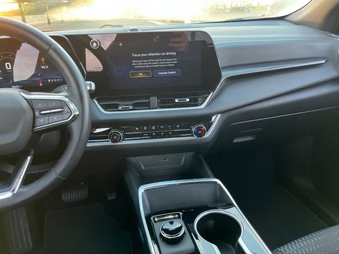 Used 2026 Chevrolet Equinox LT w/ Midnight Edition FWD image 17