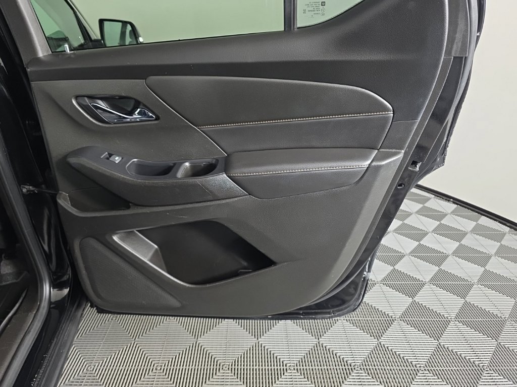 Used 2020 Chevrolet Traverse LT FWD image 33