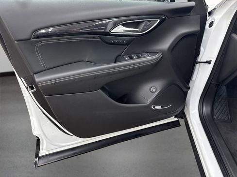 Used 2023 Buick Envision Essence w/ Technology Package I image 24