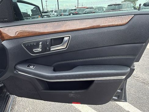 Used 2016 Mercedes-Benz E 350 4MATIC Sedan image 17