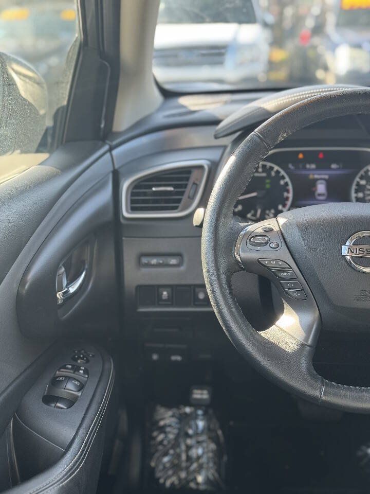 Used 2022 Nissan Murano SV AWD/4WD image 16