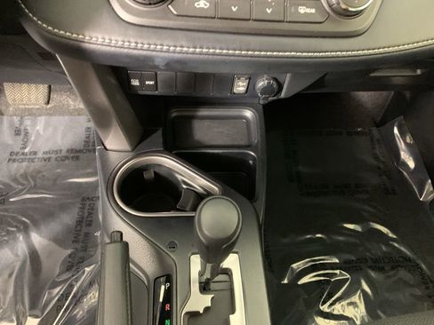 Used 2018 Toyota RAV4 XLE w/ Plus Extra Value Package AWD/4WD image 25
