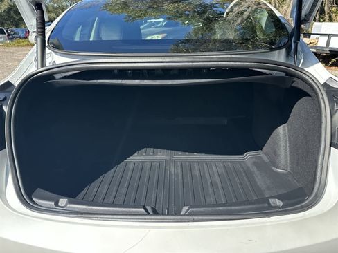 Used 2023 Tesla Model 3 Standard Range image 19
