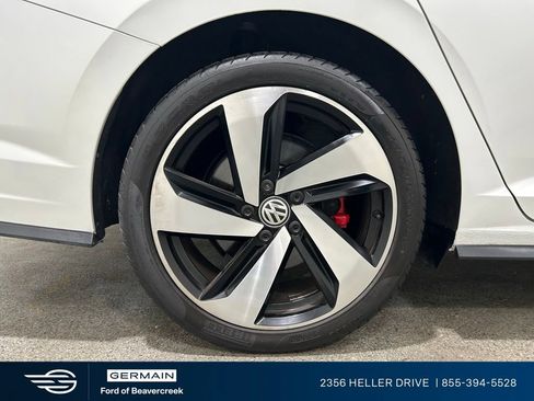 Used 2024 Volkswagen Jetta GLI 40th Anniversary Edition FWD image 9