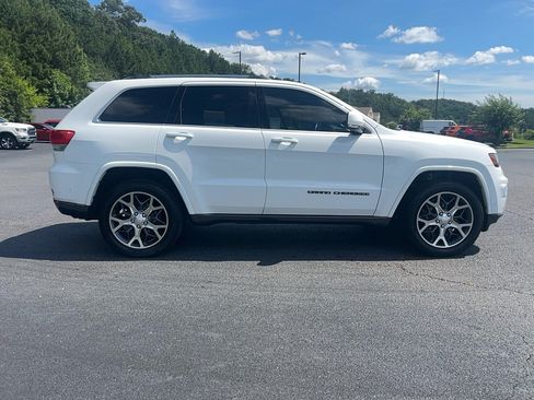 Used 2018 Jeep Grand Cherokee Limited RWD image 4
