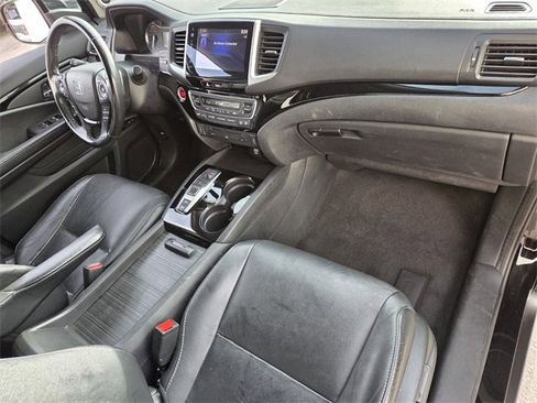 Used 2016 Honda Pilot Touring image 17